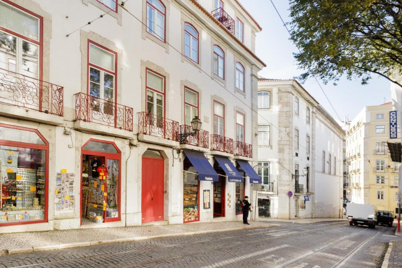 Appartamento Alfama Sophisticate Flat With Balconies 2Bedrs 2Baths & Ac In 19Th Century Building Historic Center Lisbona Esterno foto